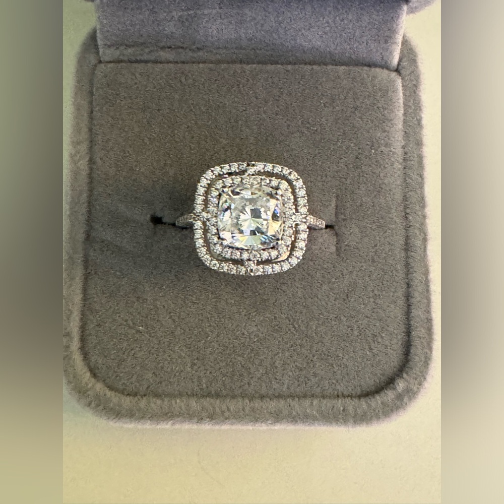 Stunning Simulated Diamond Ring - image 3